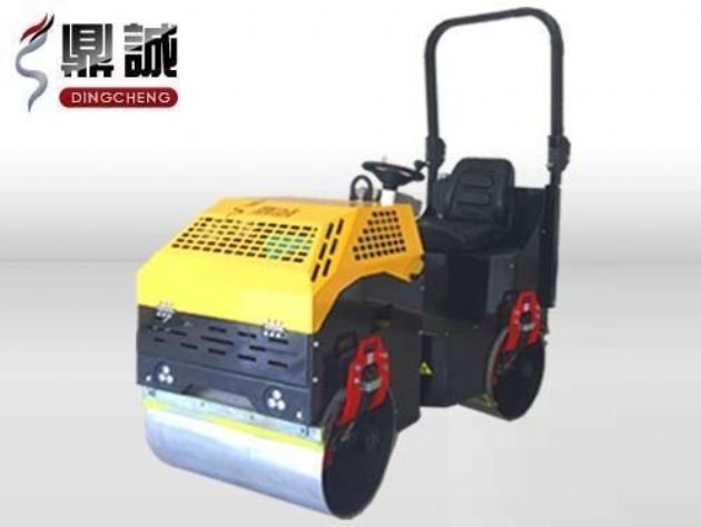 點擊查看詳細信息<br>標題：1噸全液壓振動壓路機 閱讀次數：13120